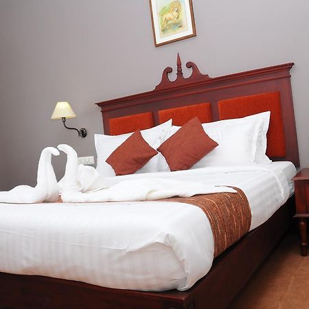 Vijayapark Hotel Kaduturutti Екстер'єр фото
