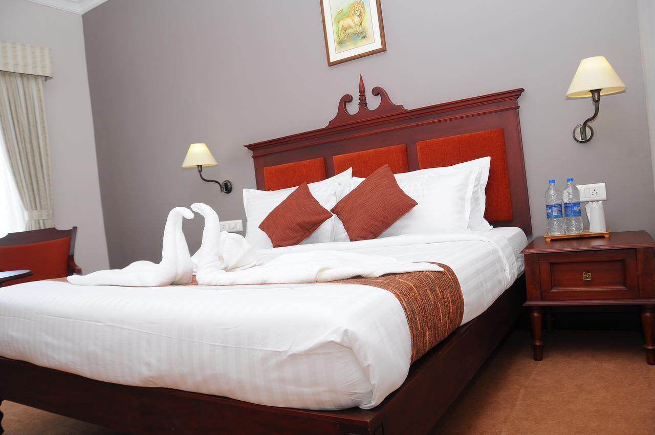 Vijayapark Hotel Kaduturutti Екстер'єр фото