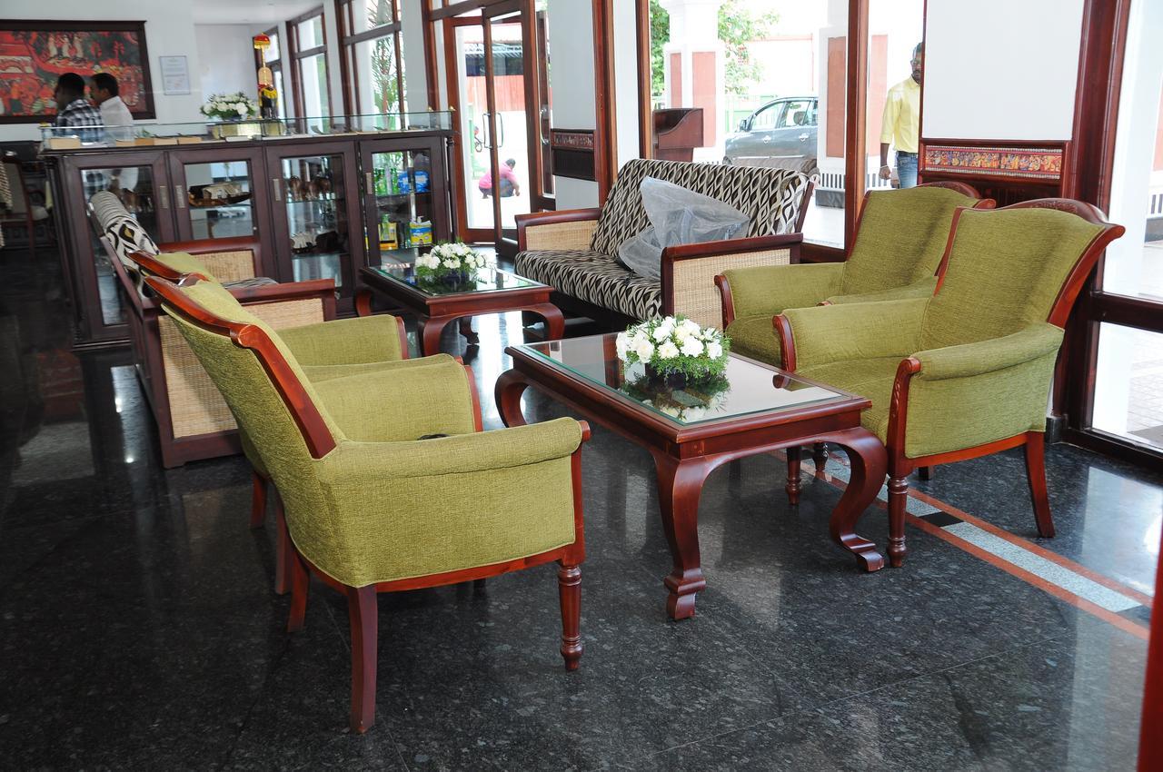 Vijayapark Hotel Kaduturutti Екстер'єр фото