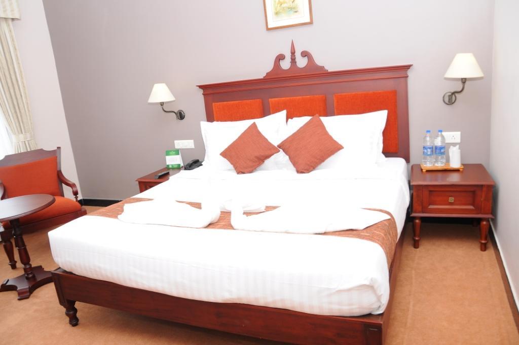 Vijayapark Hotel Kaduturutti Екстер'єр фото